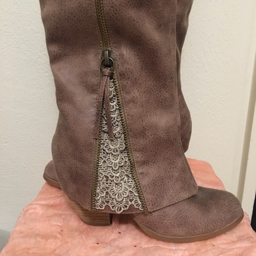 Suede knee high round toe boots